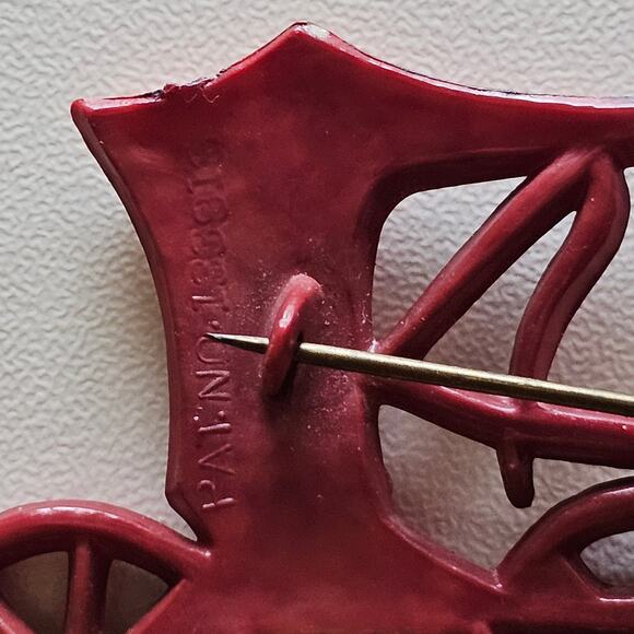 Vintage Red Plastic Celluloid Horse Drawn Carriage Brooch - Picture 3 of 5